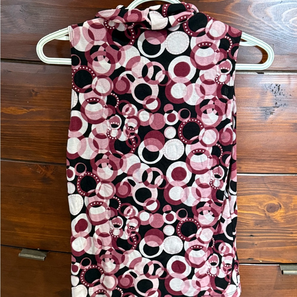 Susan Lawrence Black and Burgundy Abstract Print Top